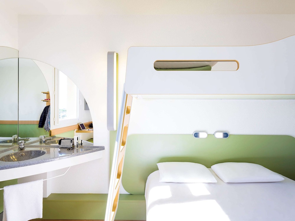 Triple Room, Multiple Beds photo 3