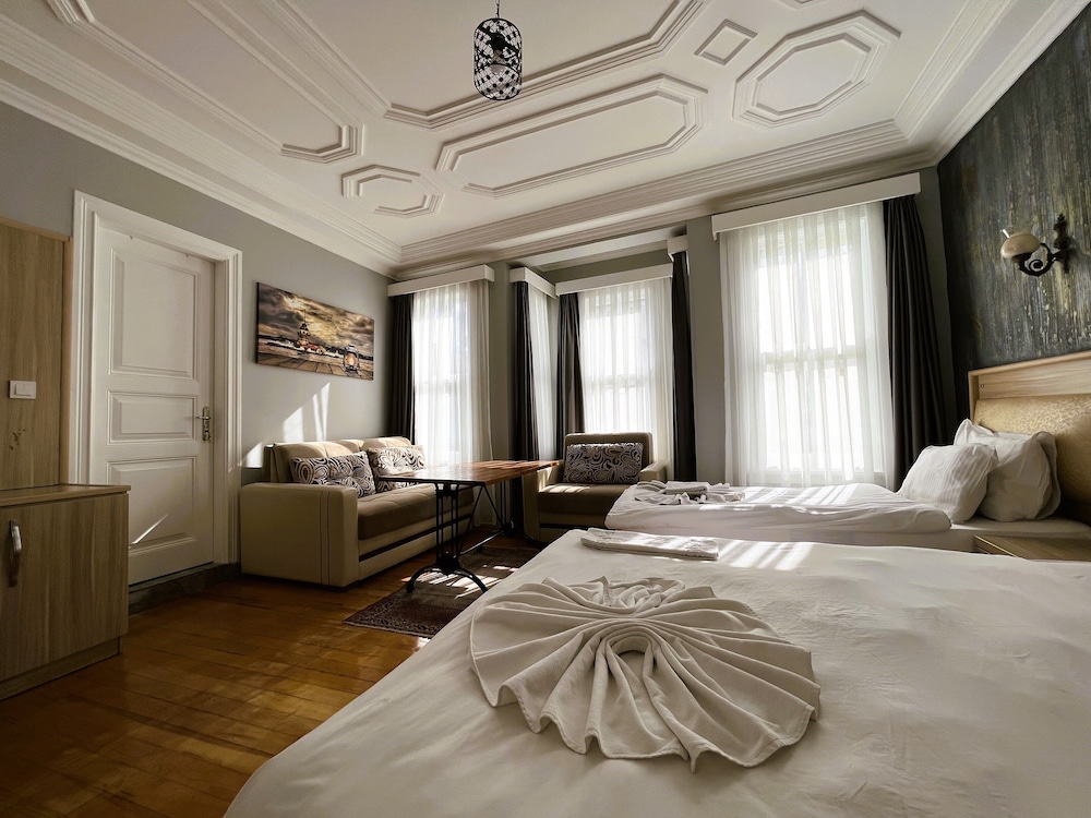 Family Quadruple Room photo 1