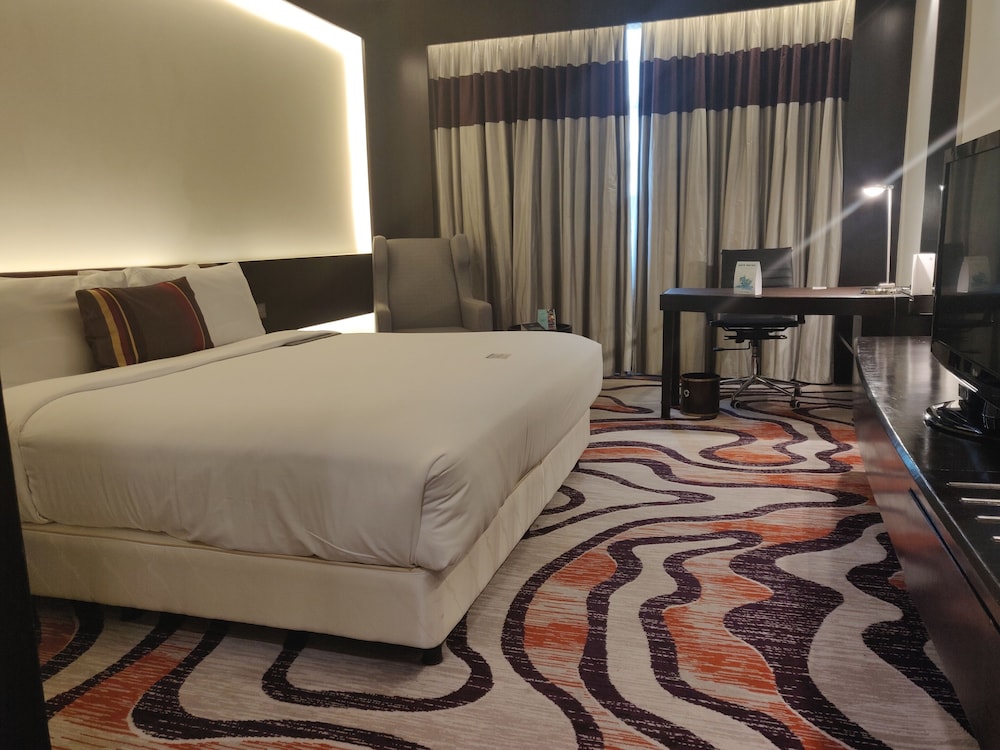 Royal Room, 1 King Bed (Royal club with bathtub) Royal Room, 1 King Bed (Royal club with bathtub)