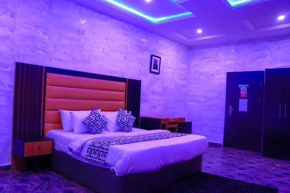 Executive Room - Photo 5