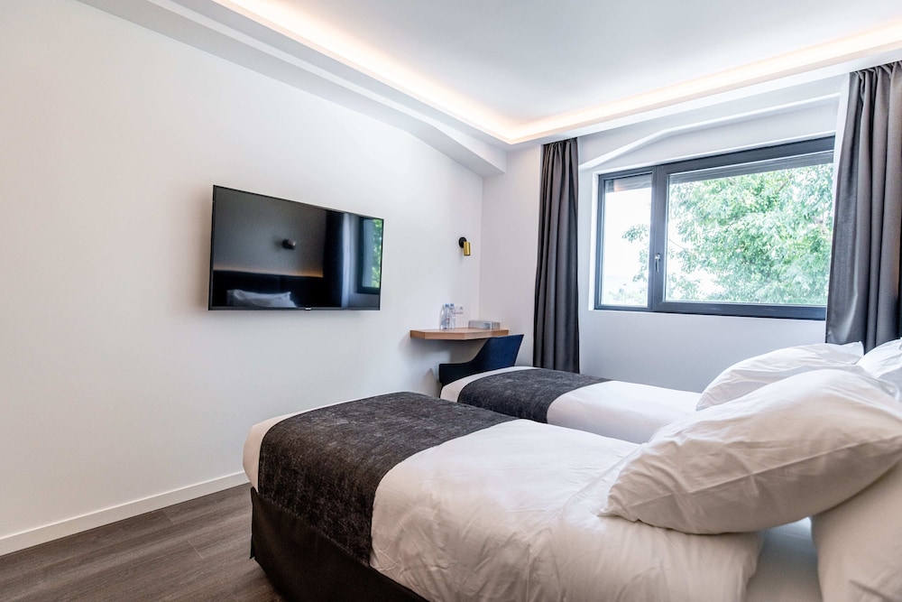 Classic Double or Twin Room - Photo 8