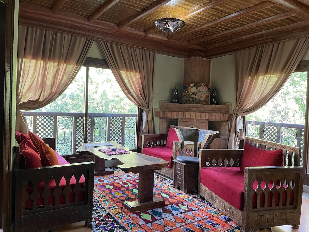Luxury Suite, 1 Bedroom, Fireplace, Pool View photo 2