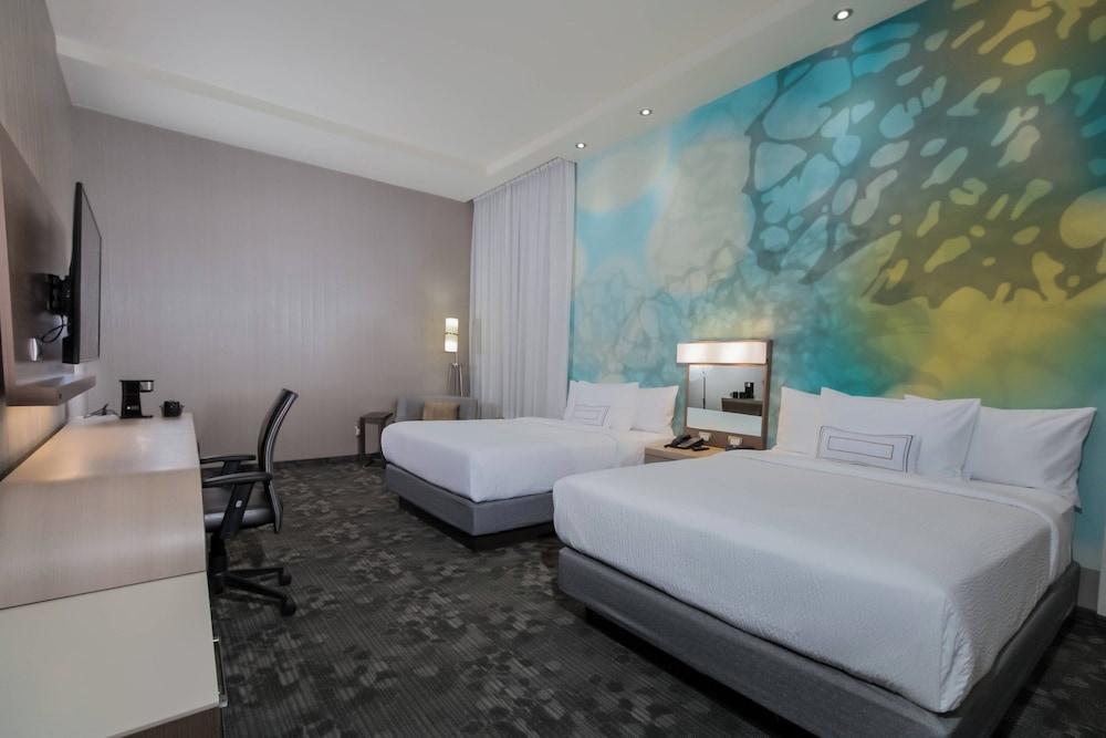 Room, 2 Queen Beds - Photo 1