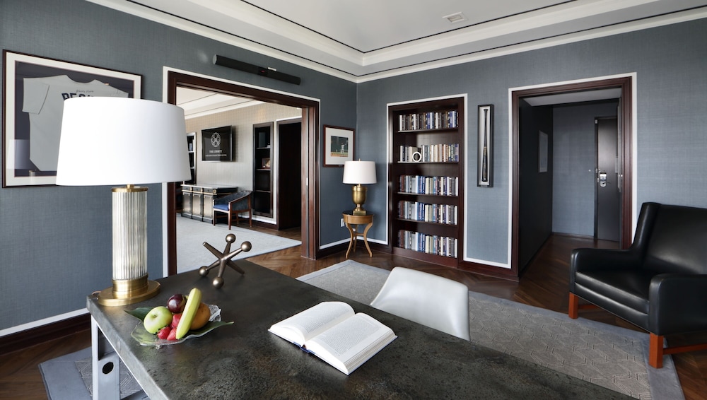 Presidential Suite, 1 Bedroom, City View (Ebersol)