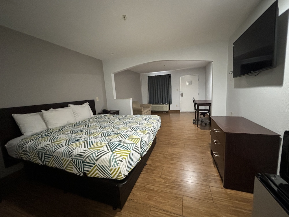 Deluxe Room, 1 King Bed, Non Smoking