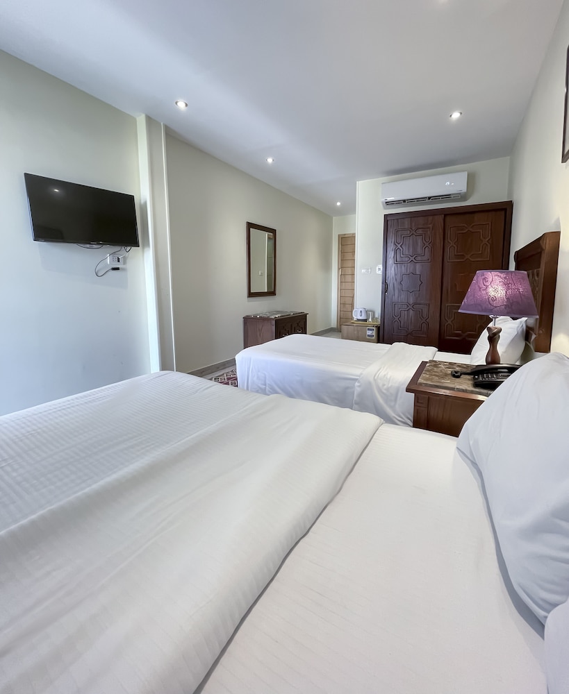 Triple Room (Pyramids View)
