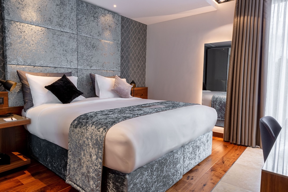 Deluxe Double or Twin Room photo 1