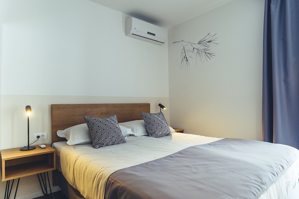 2 Rooms Suite Seaview Balcony