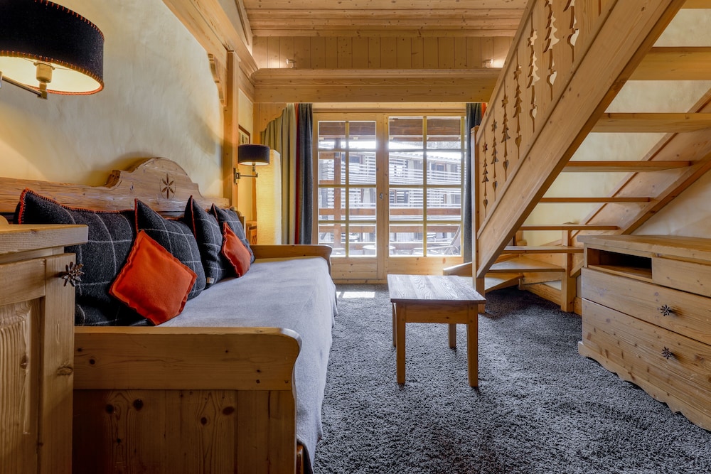 Suite - Photo 3
