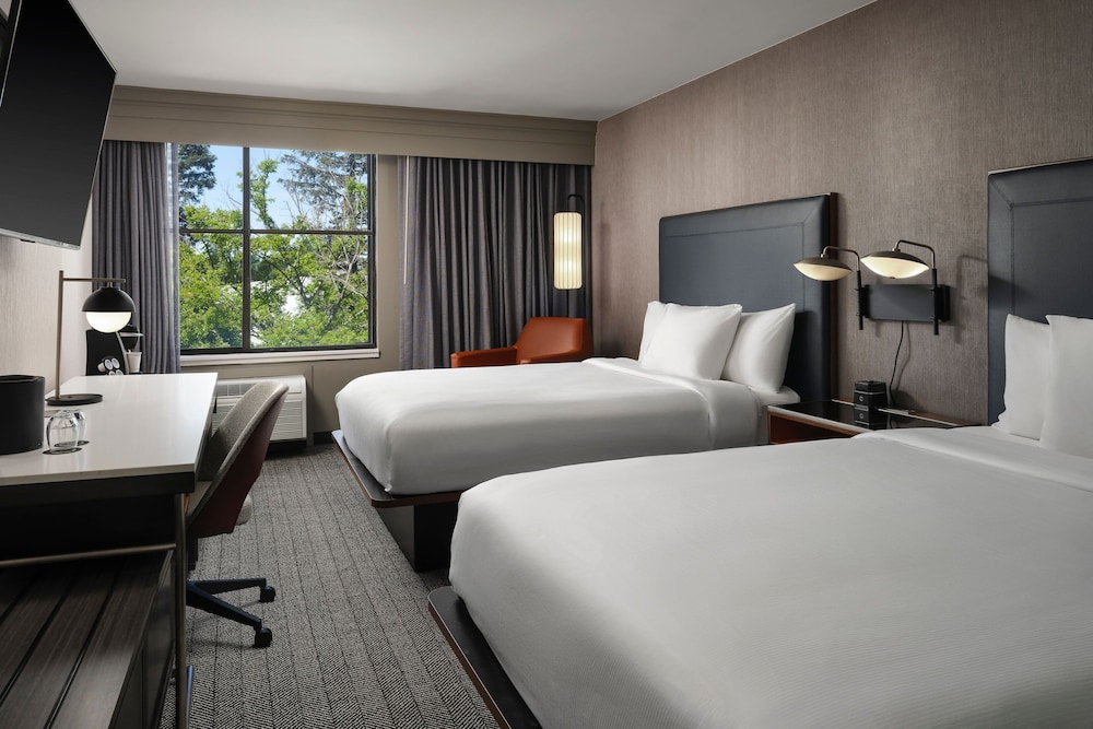 Room, 2 Queen Beds - Photo 1