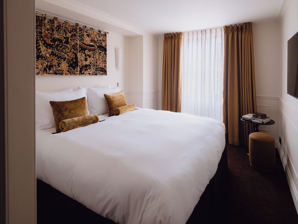 Superior Double Room, City View