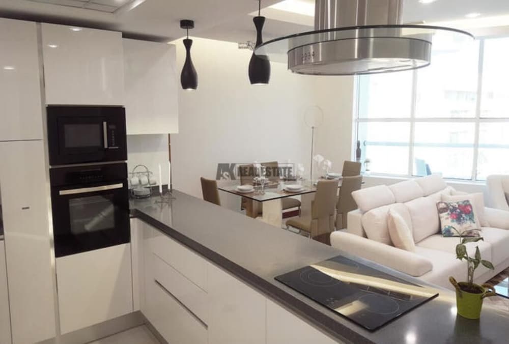 Apartment, 2 Bedrooms, City View photo 3