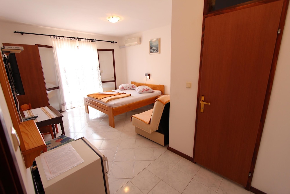 Double Room, Balcony - Photo 10