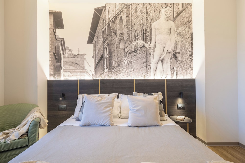 Deluxe Double or Twin Room photo 3