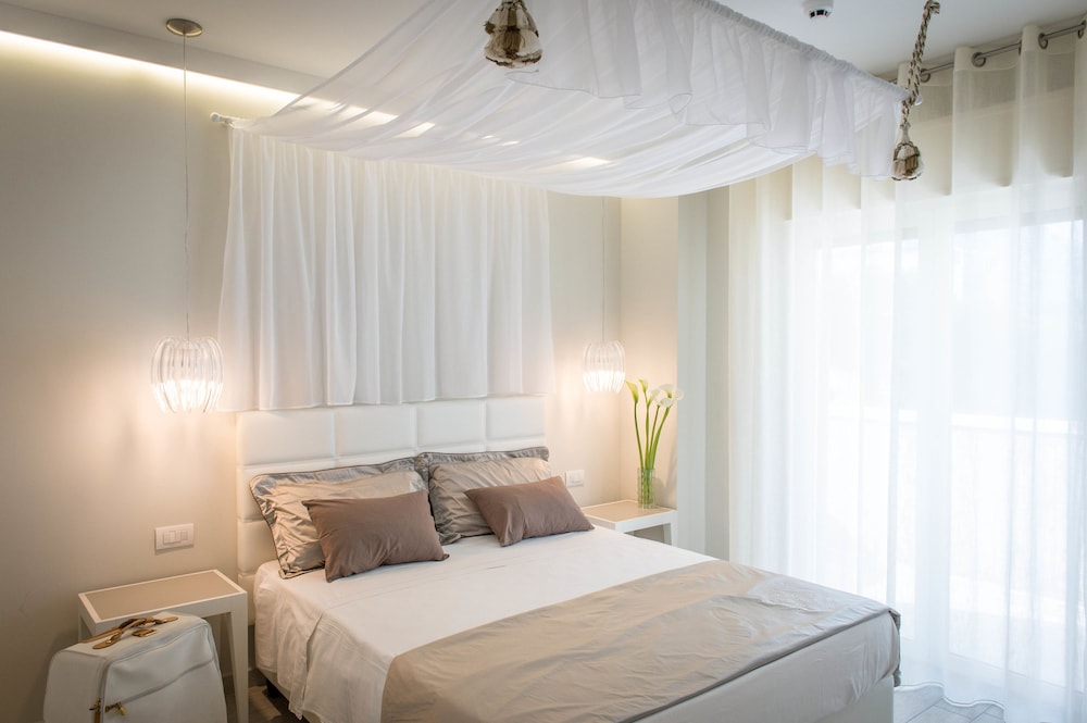 Deluxe Double Room, 1 Double Bed, Non Smoking, Balcony photo 1