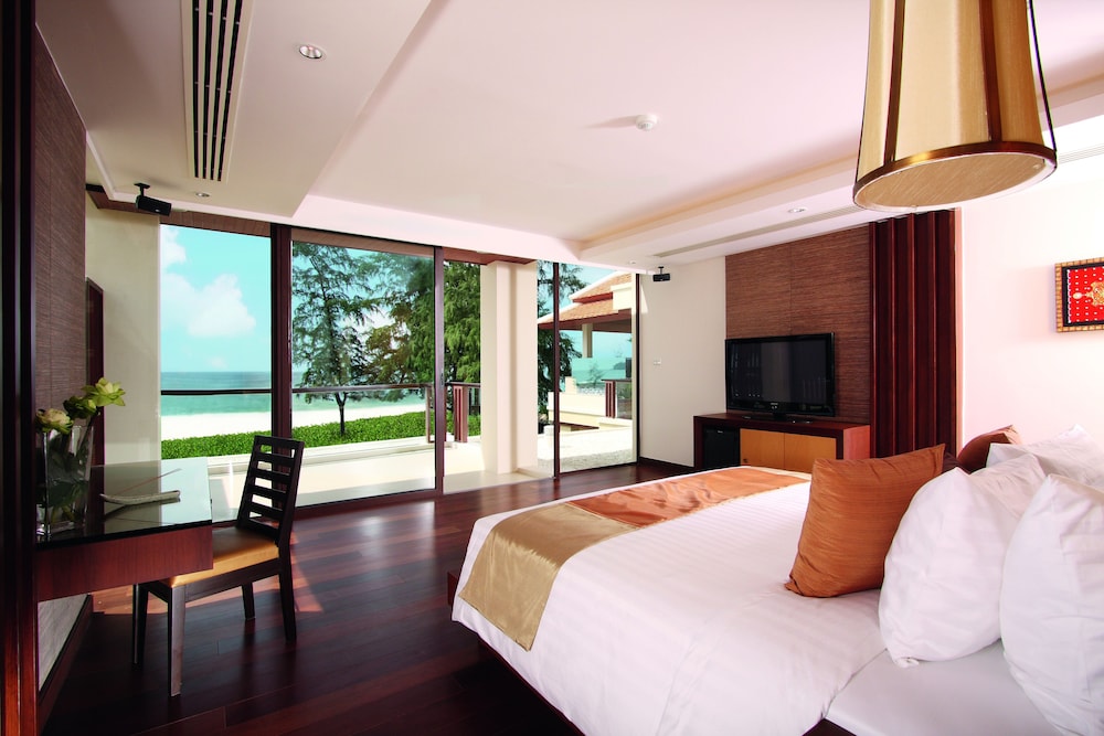 Royal Penthouse, 3 Bedrooms, Jetted Tub, Sea View - Photo 9