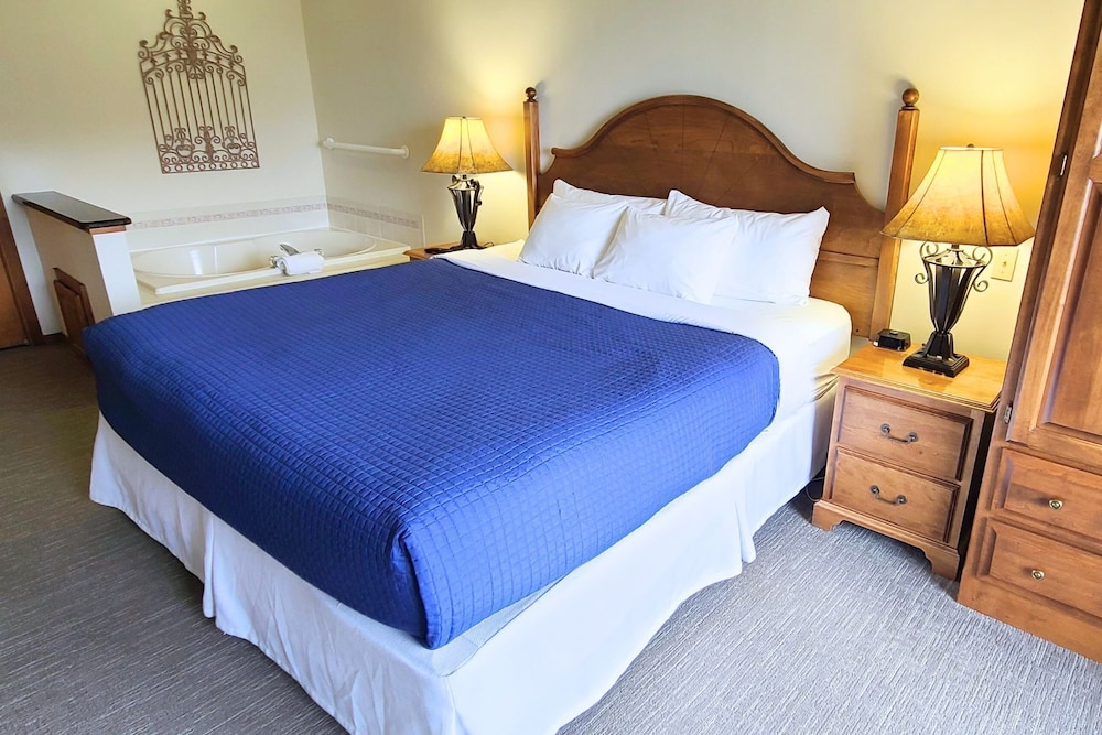 One Bedroom Water View Suite