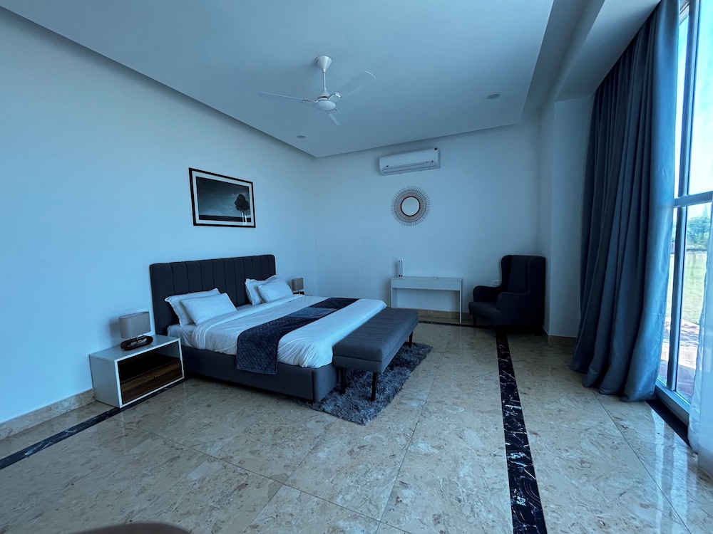 Luxury Villa, Mountain View