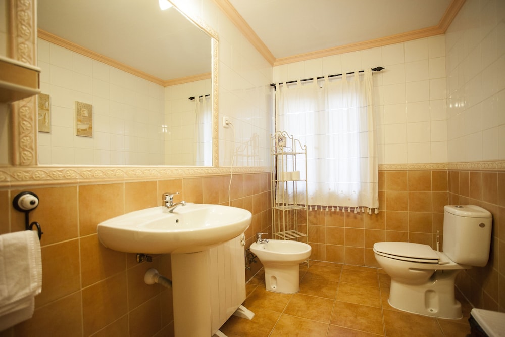 Room (6 People) photo 3