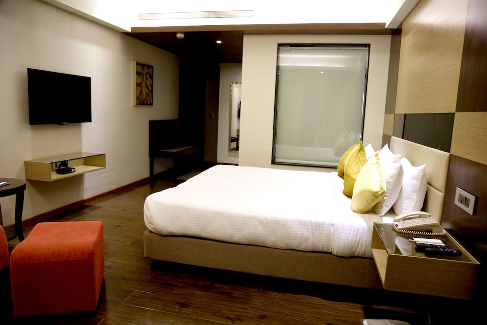 Luxury Suite photo 3