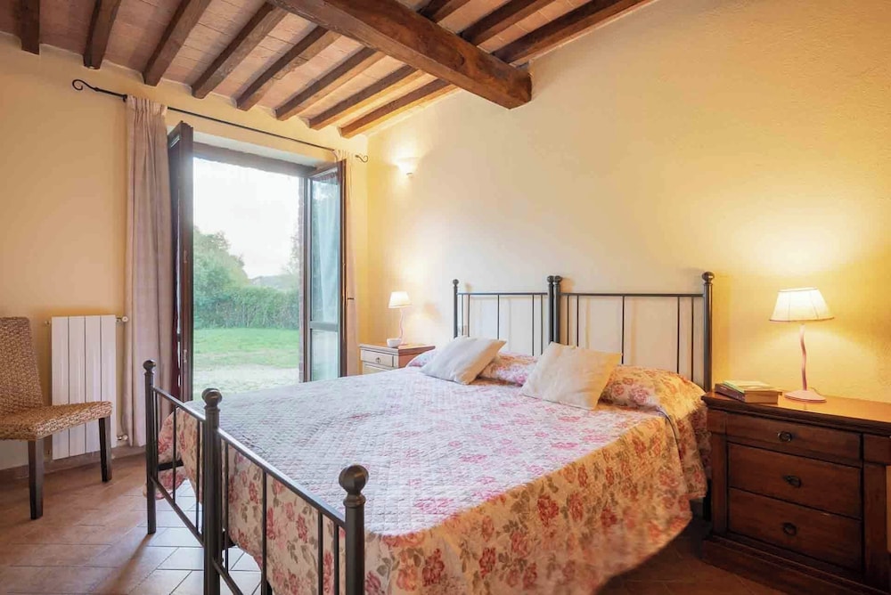 Comfort Apartment, 1 Queen Bed with Sofa bed, Patio, Garden View