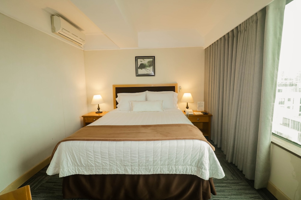 Executive Suite, 1 Queen Bed - Photo 2