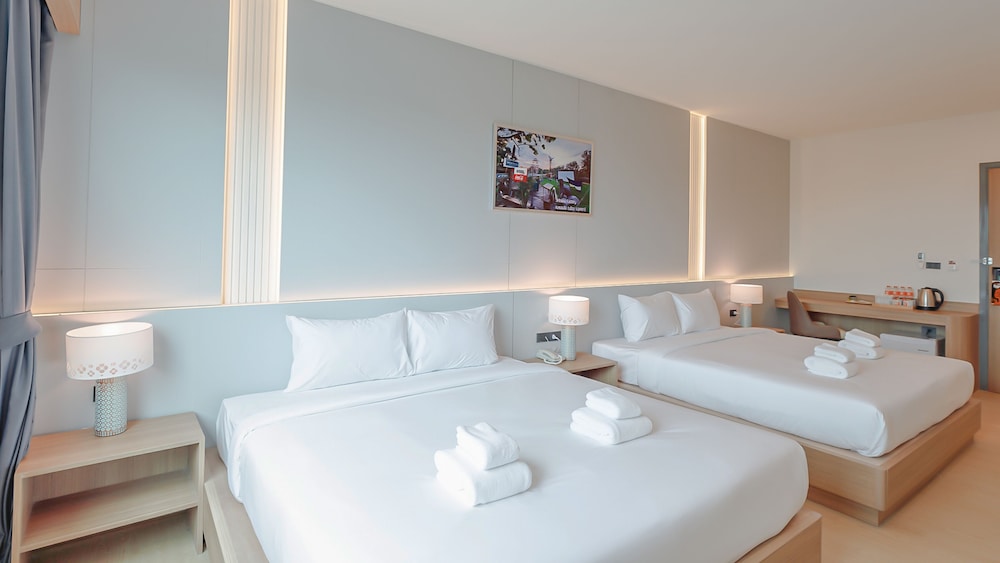 Suite Room - Photo 6