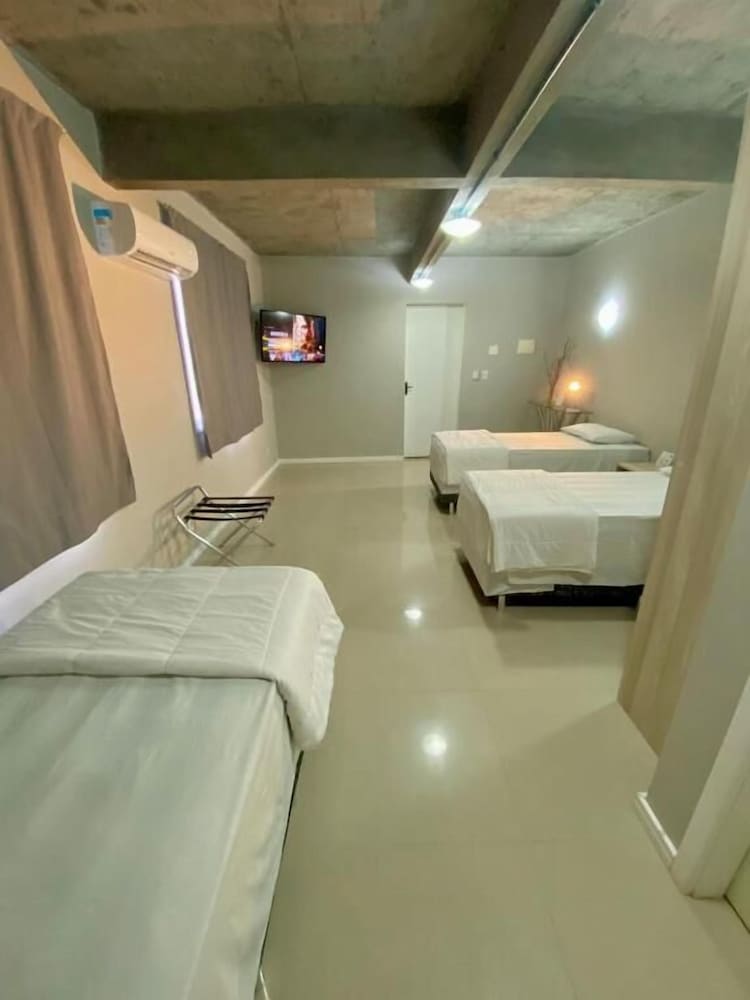 Suite - Photo 10