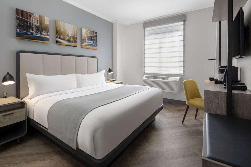 Premier Room, 1 King Bed, Accessible