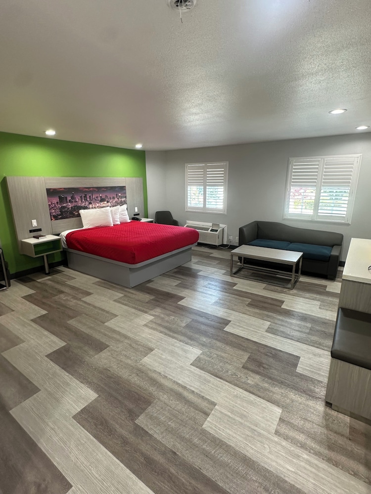 Room, Jetted Tub photo 3