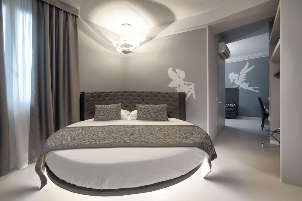 Junior Suite, Multiple Beds, Non Smoking - Photo 1