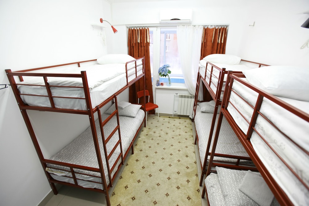 Bed in 6-Bed Male Dormitory Room photo 3