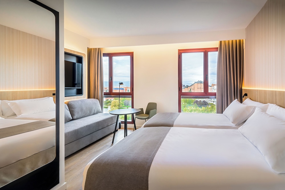 Triple Room, Park View - Photo 1
