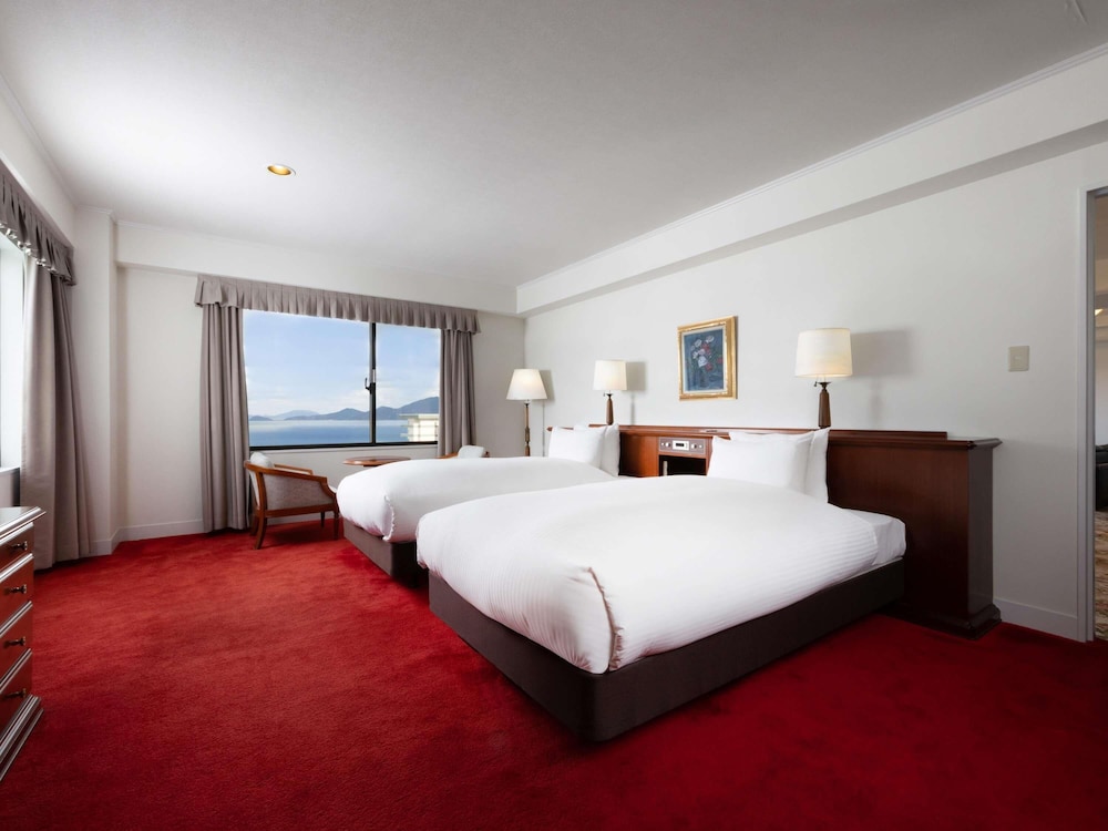 Deluxe Suite, Multiple Beds, Sea View photo 3