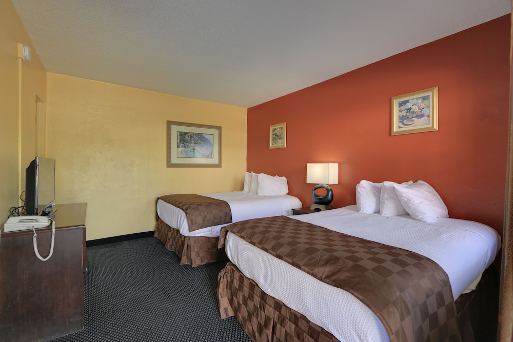 Standard Room, 2 Queen Beds, Non Smoking photo 3