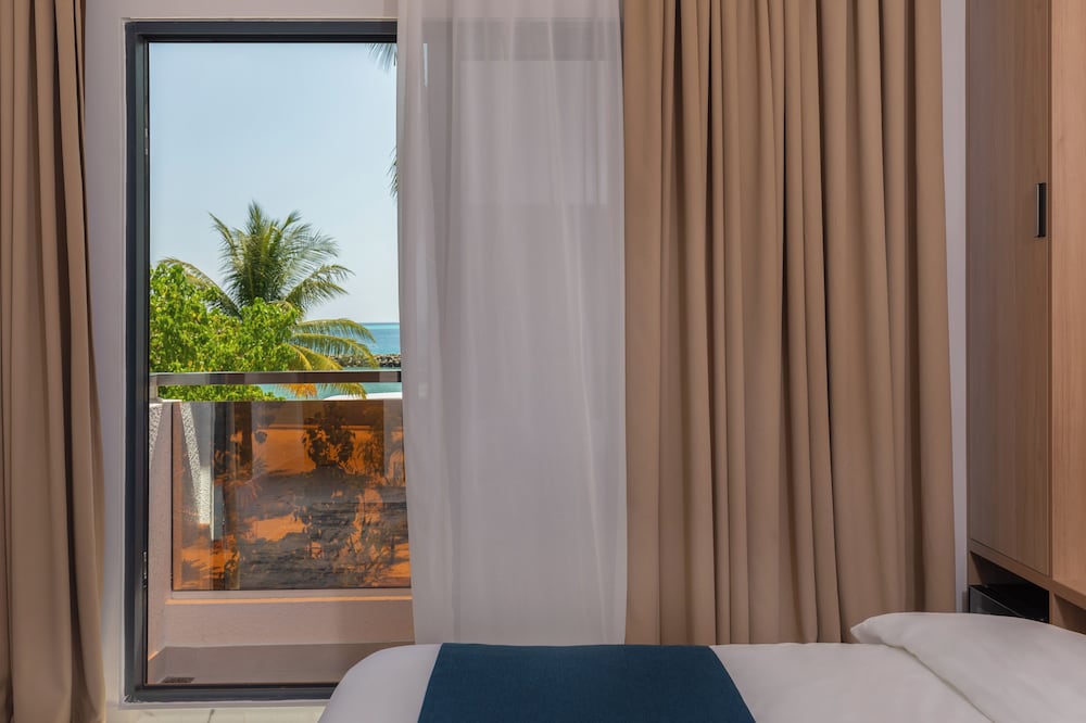 Deluxe Seaview Room with Balcony