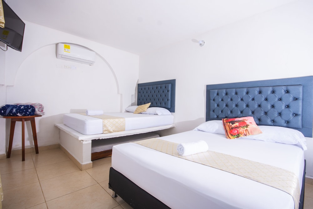 Family Quadruple Room, 2 Queen Beds