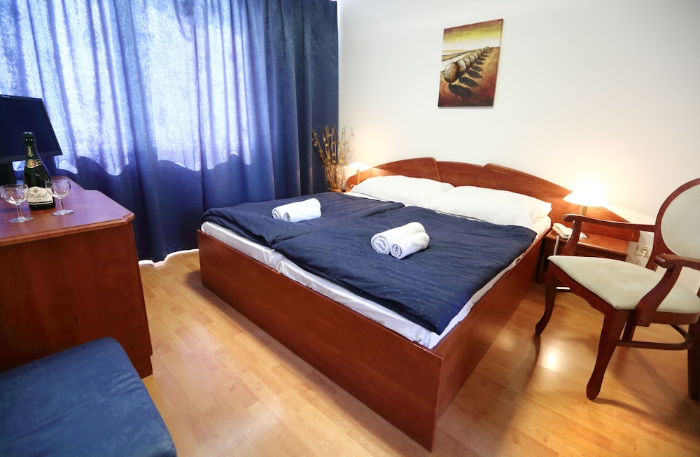 Classic Double Room - Photo 1