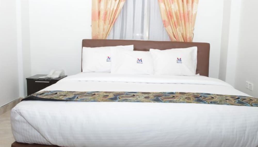 Classic Suite, 1 Bedroom, Hot Tub, City View photo 1