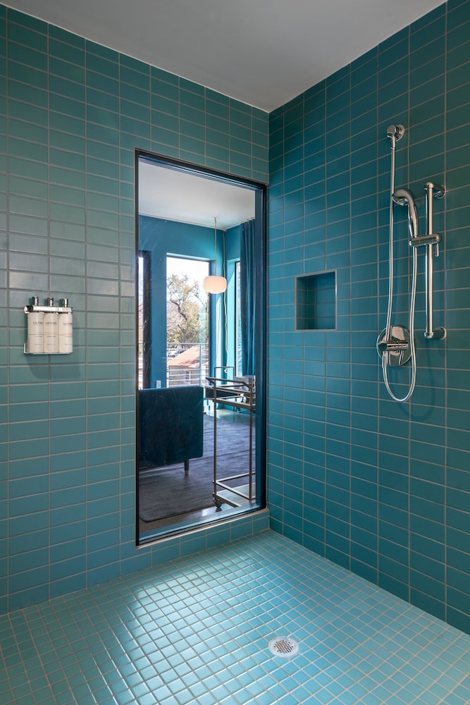 ADA King Suite, Creek View photo 2