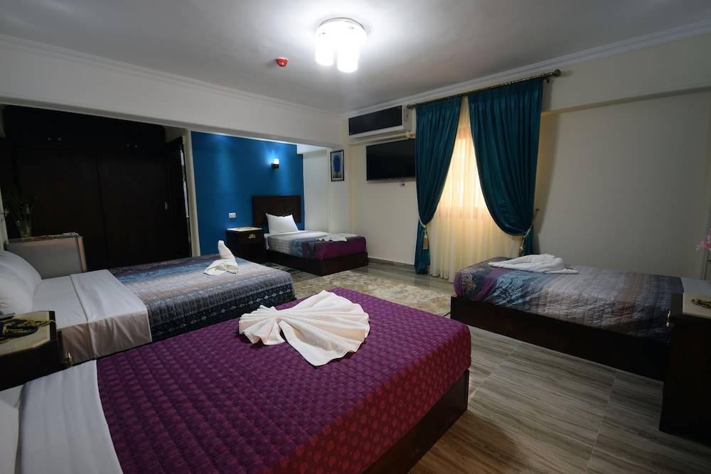 Family Suite, 2 Bedrooms, City View