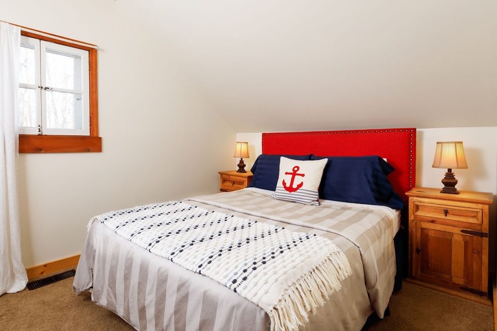 Cottage, 2 Bedrooms, 2 Bathrooms photo 2