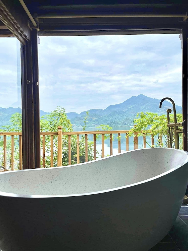 Signature Room, Balcony, Lake View photo 2