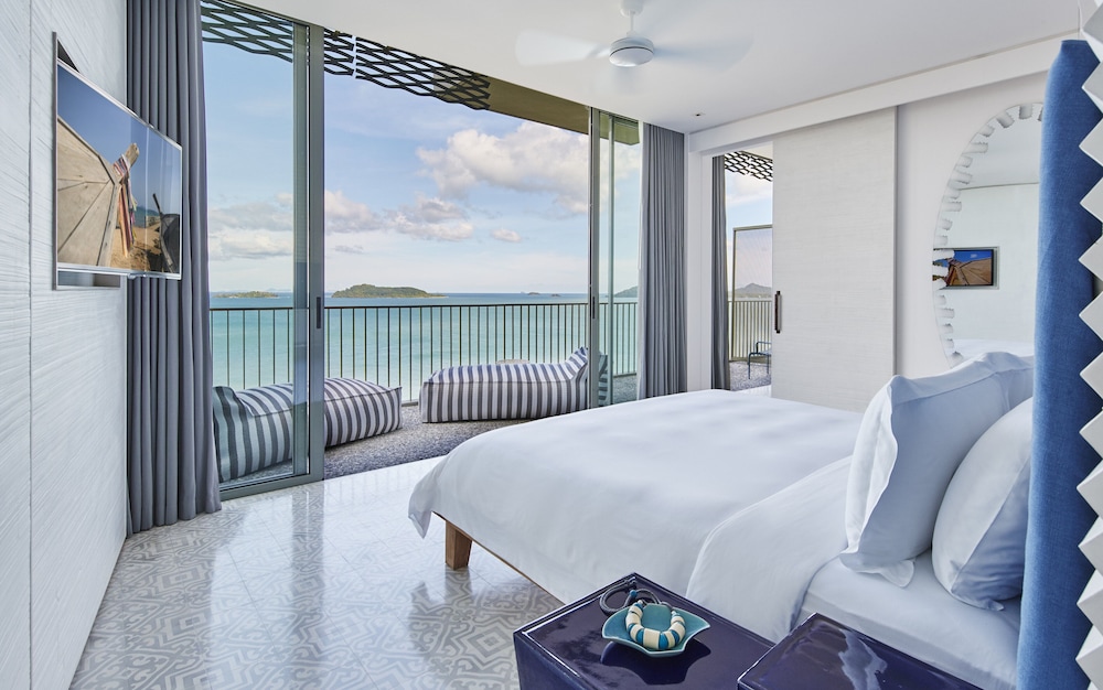 Bay Suite