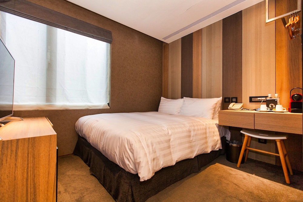 Business Single Room, 1 Queen Bed, Bathtub, City View