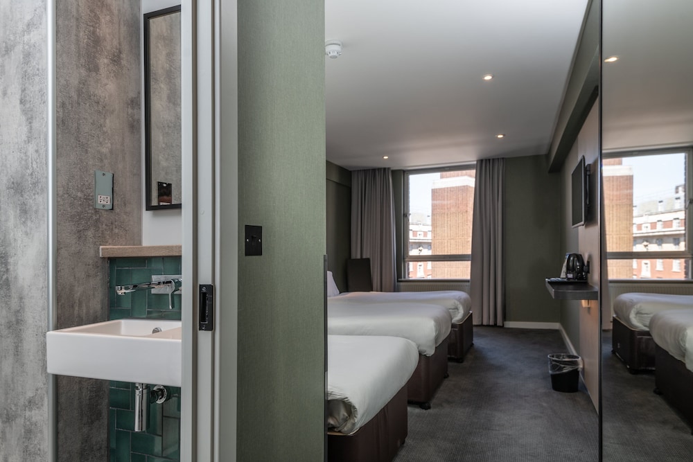 Standard Plus Triple Room photo 1