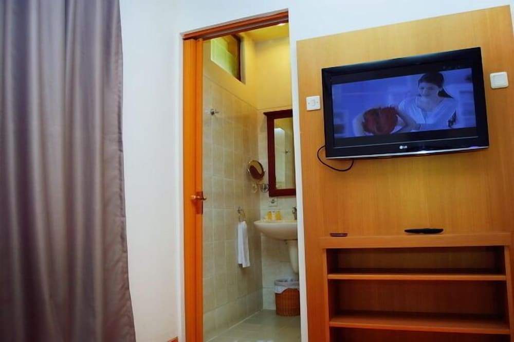 Krakatau Suite photo 3