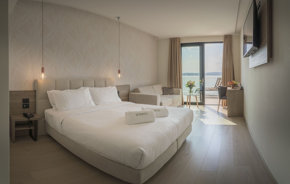 Junior Suite, Lake View
