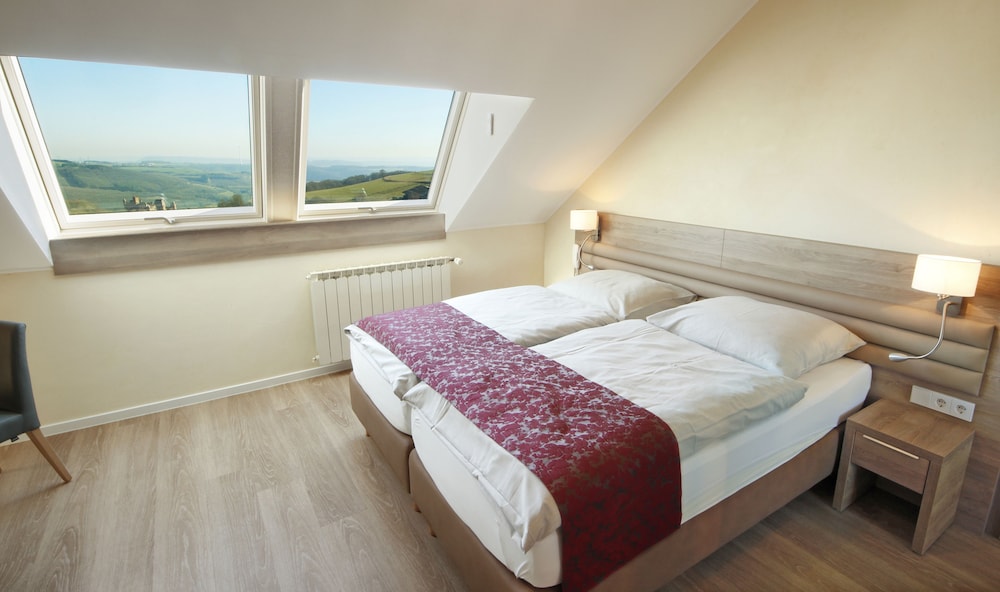 Quadruple Room - Photo 3