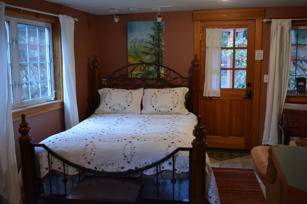Art Studio Cabin